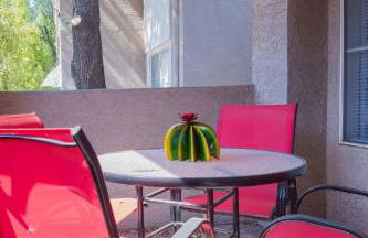 Modern Retreat in Ahwatukee Heated Pool Spa Gym - Foto 26