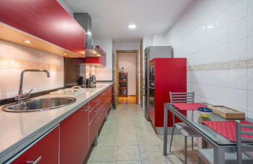 Central, Spacious Parking - Foto 8