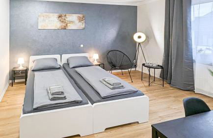 ALFA 4 Zimmer Apartment 8 Personen TV WIFI WM I 4BR 7Beds I 8 people I Kitchen l Bathroom - Foto 11