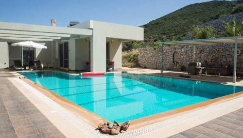 Modern Luxury Villa with Pool, just 5min to sea - Foto 3