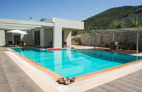 Modern Luxury Villa with Pool, just 5min to sea - Foto 3