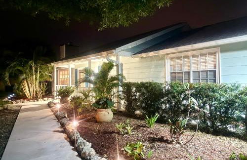 Beautiful Waterfront Home Less Than 7 mins to Beaches - Foto 51