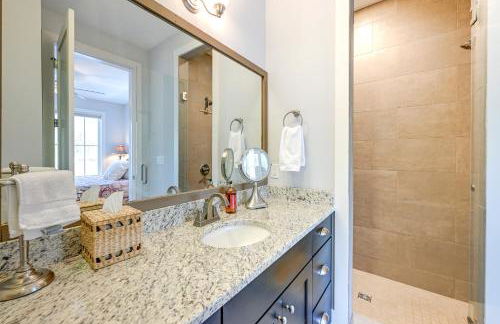 Direct Lake Access and Fire Pit Tuckasegee Cottage! - Foto 20