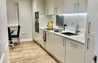 Lovely 2 bedroom 2 bathroom Apartment - Photo 4