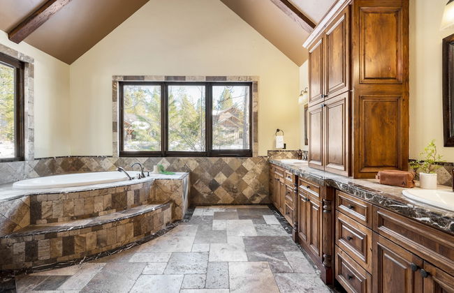 Big Pine by Avantstay Stunning Secluded Oregon Home w/ Hot Tub - Foto 19