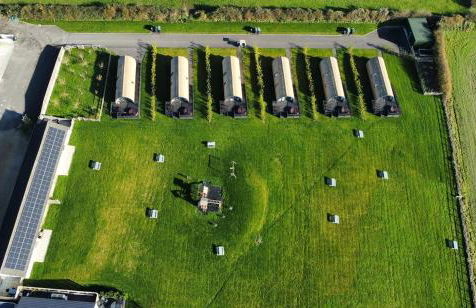 Gamekeepers Cottage - Hot Tub, 2 bed, sleeps 4, private patio, AC, stunning views - Photo 11