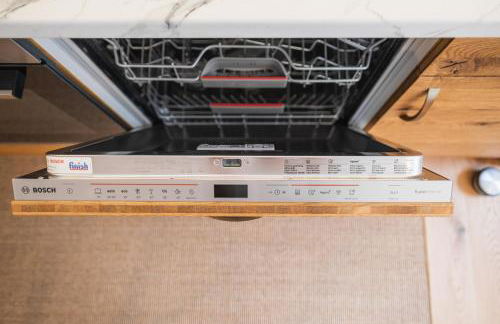 Gehobenes Ambiente in historischer Wohnung - Photo 19