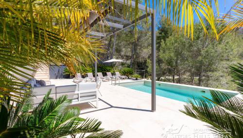 Villa Valentino Modern Villa with heated pool - Photo 2