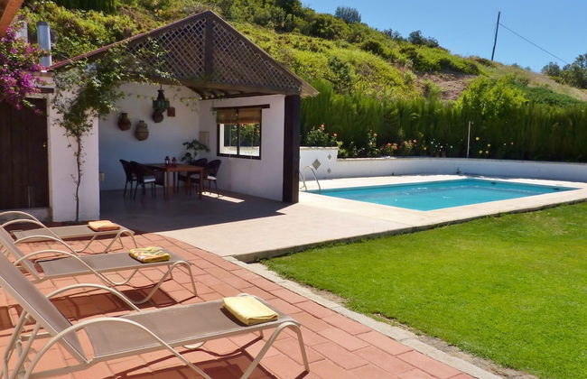 Leisure Meets Tranquility in Beautiful Villa Near Forest - Foto 1