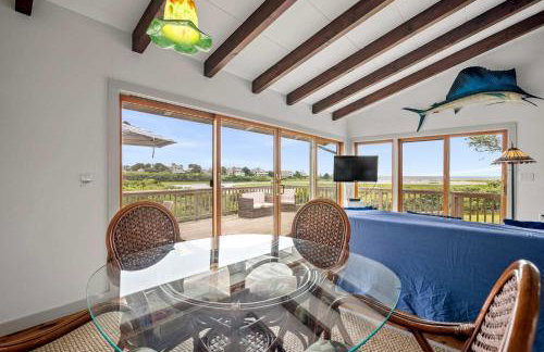 16612 - Stunning Home with Wraparound Deck Views of Bucks Creek and Nantucket Sound - Foto 9