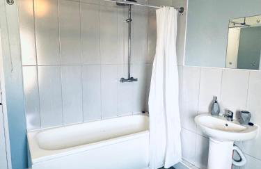 The Georgian Townhouse - 4 Bedrooms - Sleeps 9 - Photo 6