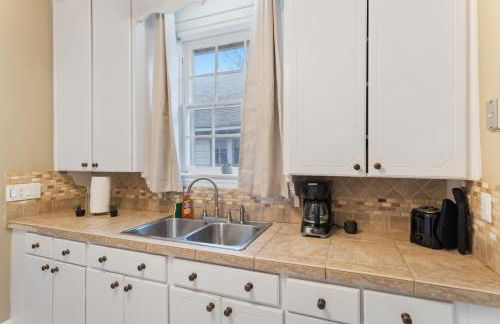 Mins to Zoo - Capitol Heights Hideaway - Foto 43