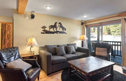 Chamonix #15 - Cozy Mtn Retreat with Fireplace - Foto 9