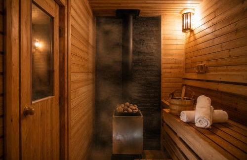 Nordic Spa Log Cabin Experience, Sauna, Cold Plunge, Hot Tub & Theater - Photo 2