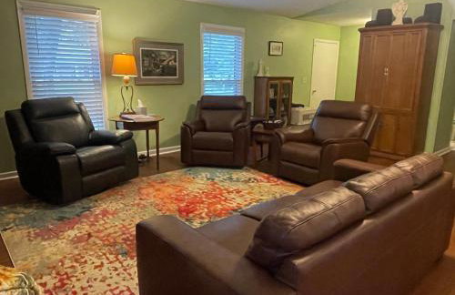 Wayne's Place-Hot tub, pet friendly. Close to HPU - Foto 6