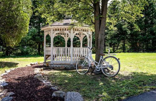 Romantic Historic Inn Suite with Mountain Views in Luray, Virginia - Foto 10