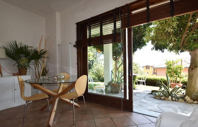 Chalet by Lake Maggiore With Garden Views - Foto 11