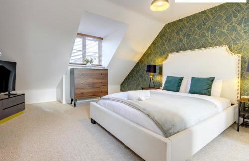LARGE 4 Bedroom Semi-Detached House Sleeps 7 By Klarok Short Lets & Serviced Accommodation - Foto 20