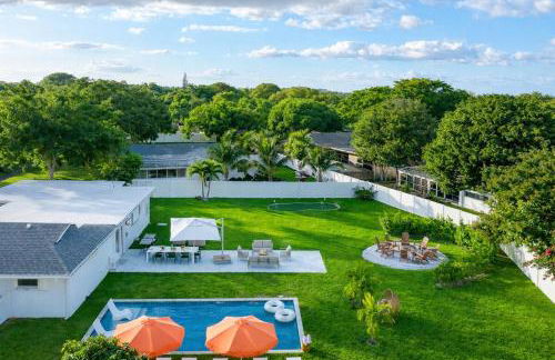 Palms Oasis with Salt Pool Movies Firepit Golf - Photo 46