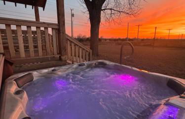 Hot Tub, 5BR2BTH in Guthrie, OK- Near EdmondOKC - Photo 55
