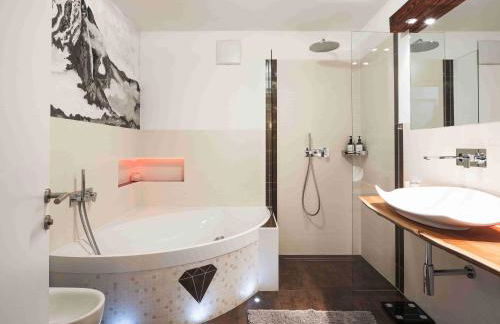 Luxury Larch Loft - Photo 13