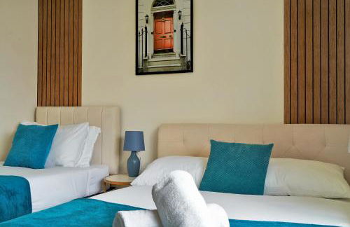 Thames Family Retreat, 2 bed house, Sleeps 6, with Parking and Garden - Foto 15