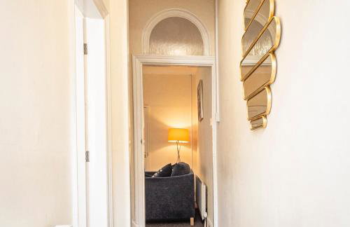 Harbour place in Newcastle under Lyme with Parking, perfect for Contractors or Alton Towers - Foto 4