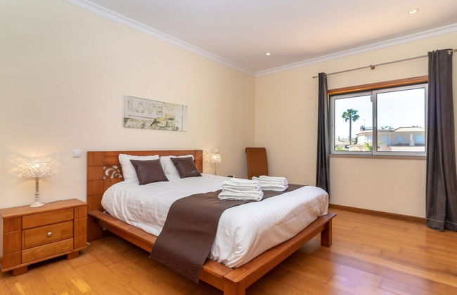 Luxury Villa in Albufeira With Heated Private Pool - Foto 9