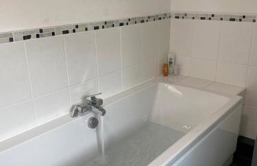 4-6 Guests in centre location with stunning views - Photo 2