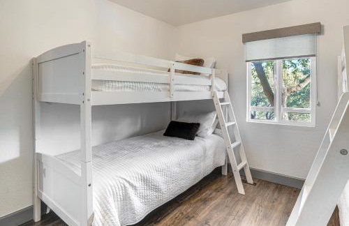 Relax Fireside Prescott Retreat with Hot Tub! - Foto 20