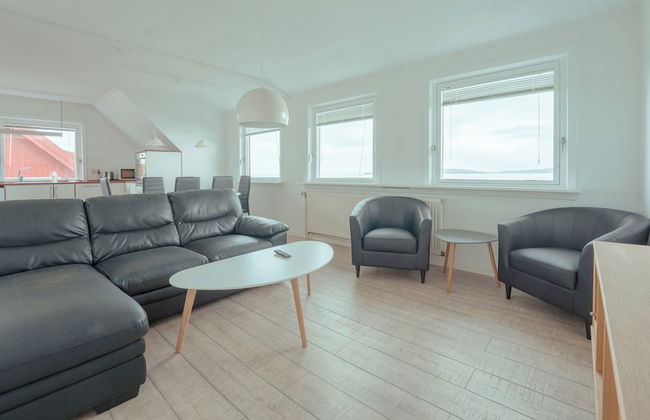 Sea View Apt / Central / Spacious / Free Parking - Photo 11