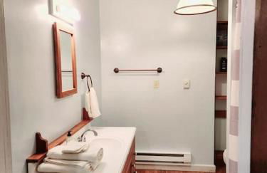 BaseCampWV-Durbin. Spacious 4 bedroom house w/yard - Foto 12