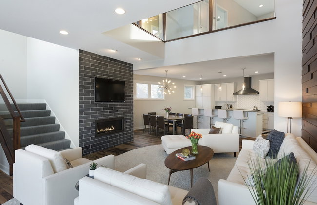 Lakefront Luxury - Photo 22