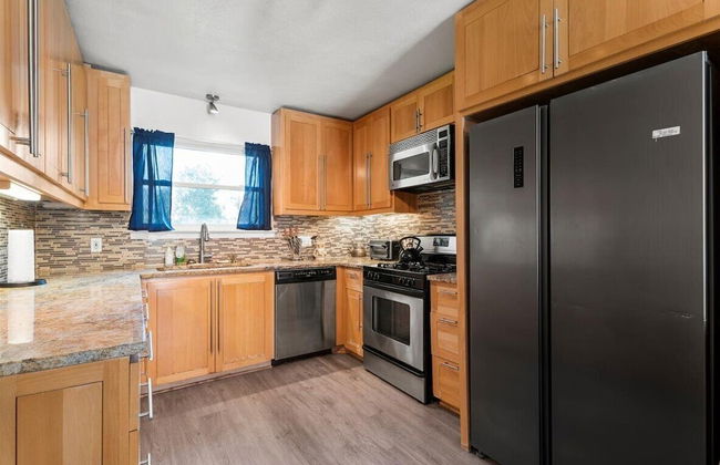 Oasis w Huge Pool & BBQ Patio - Photo 15