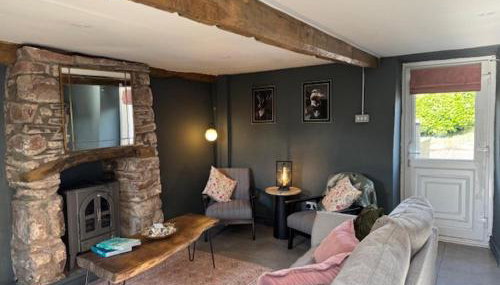 Ty Llaeth 2-Bed Cottage Sleeps 4 Pet Friendly - Foto 1, furniture