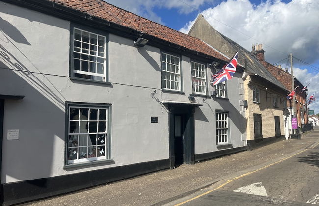 Stylish Historic Apartment - Sleeps 3 & Parking - Foto 11