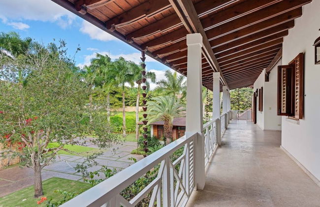 Magnificent Eight Bedroom Holiday Home - Photo 39