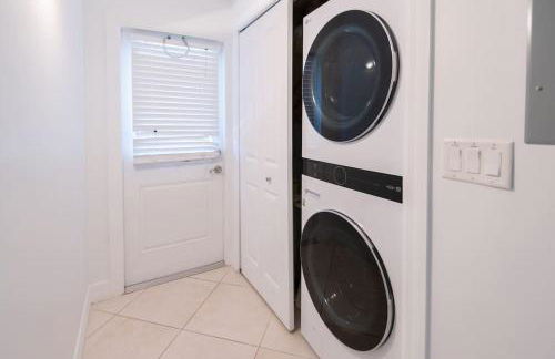 Pet-Friendly 2BR - No Pet Fees - Walk to Beach - Foto 14