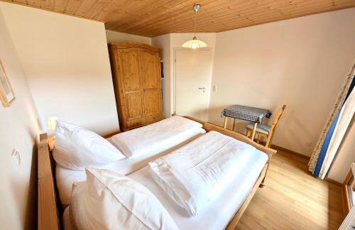 Gästehaus Philipp im Herzen des Fichtelgebirges - 5 Ferienwohnungen, großes Grundstück, Wald und Wiese, Wohnung mit privater Sauna, kostenfreie Parkplätze, WLAN - Foto 63