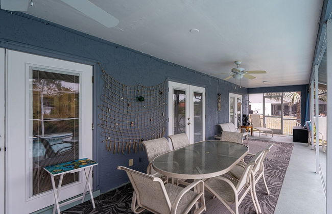 Private Pool Home ~ Just Miles From Sanibel And Fort Myers Beach ~ 3 Bedroom Home by RedAwning - Foto 13