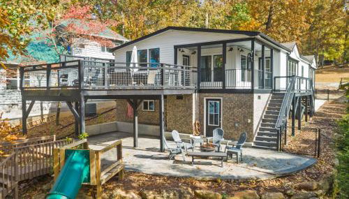 Hartwell Haus with Dock & Playground home - Foto 4