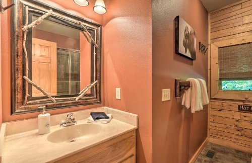 Country Cabin with Wraparound Deck and Views! - Foto 21