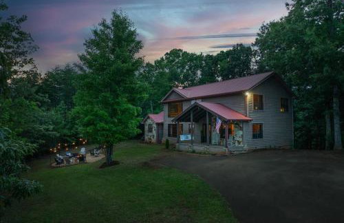 Monarch's Roost Luxe Cabin w Hot Tub and Sauna 10 Min to Helen - Foto 9