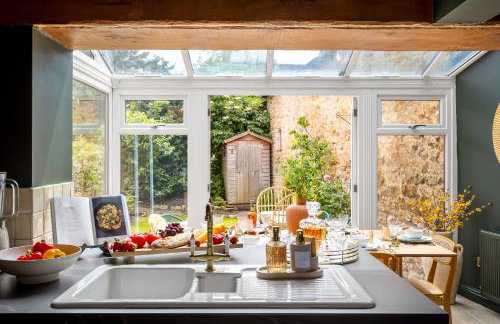 Chipping Campden Shabby Chic on Famous High Street - Photo 19