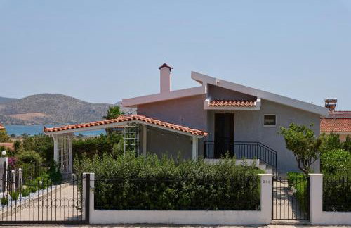 D & K Vacation Villa Anavissos - Photo 27