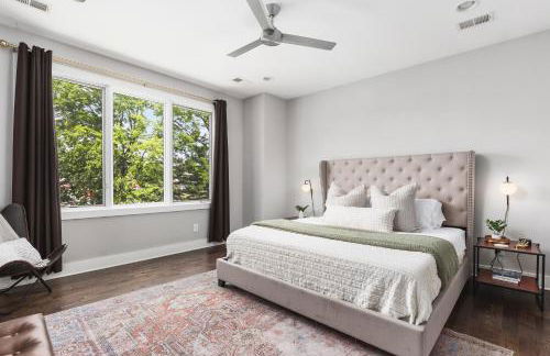 Modern Luxury with Rooftop Deck, 3 mi to Downtown - Foto 32