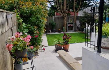 Modern self contain studio Own Private Access - Foto 1