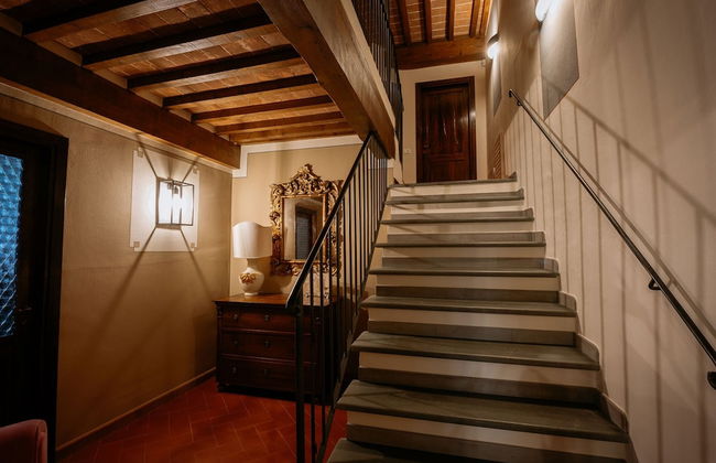 Villa in Tuscany With Pool & Panoramic Views - Photo 35