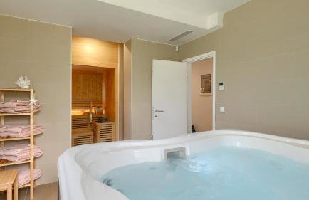 Beautiful Villa Village with tennis court in Tinj - Photo 3