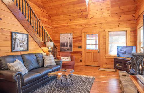 West Jefferson Cabin- Hot Tub, Fireplace, Sleeps 7 - Foto 15